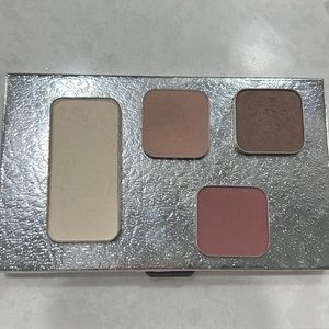 Seint eyeshadows and vanilla dust setting powder bundle